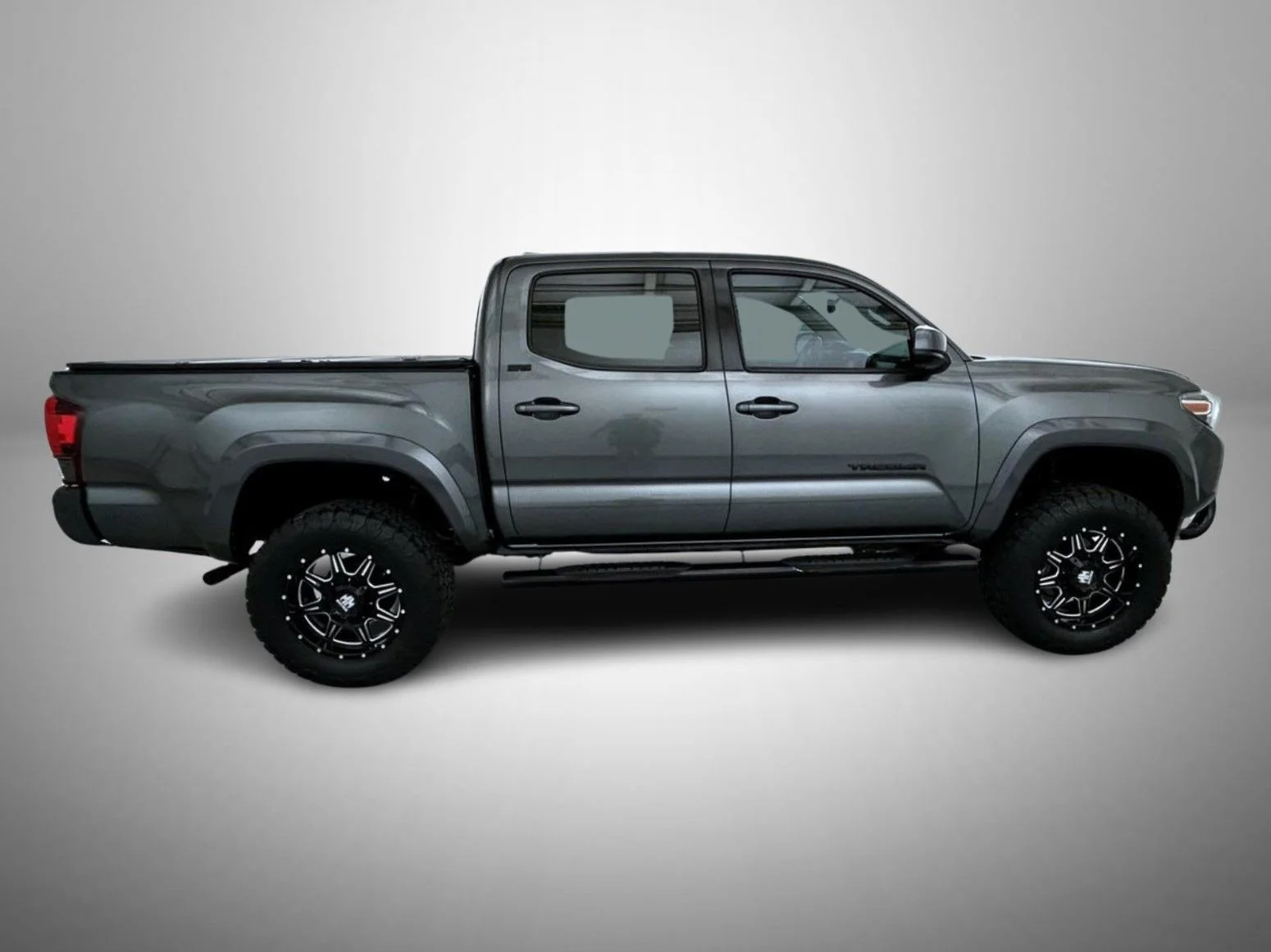 Used 2019 Gray Toyota SR5 image 4