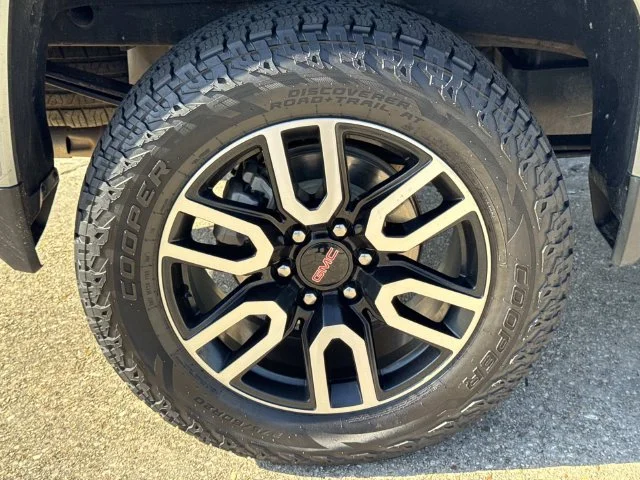 Used 2025 Silver GMC AT4 image 26