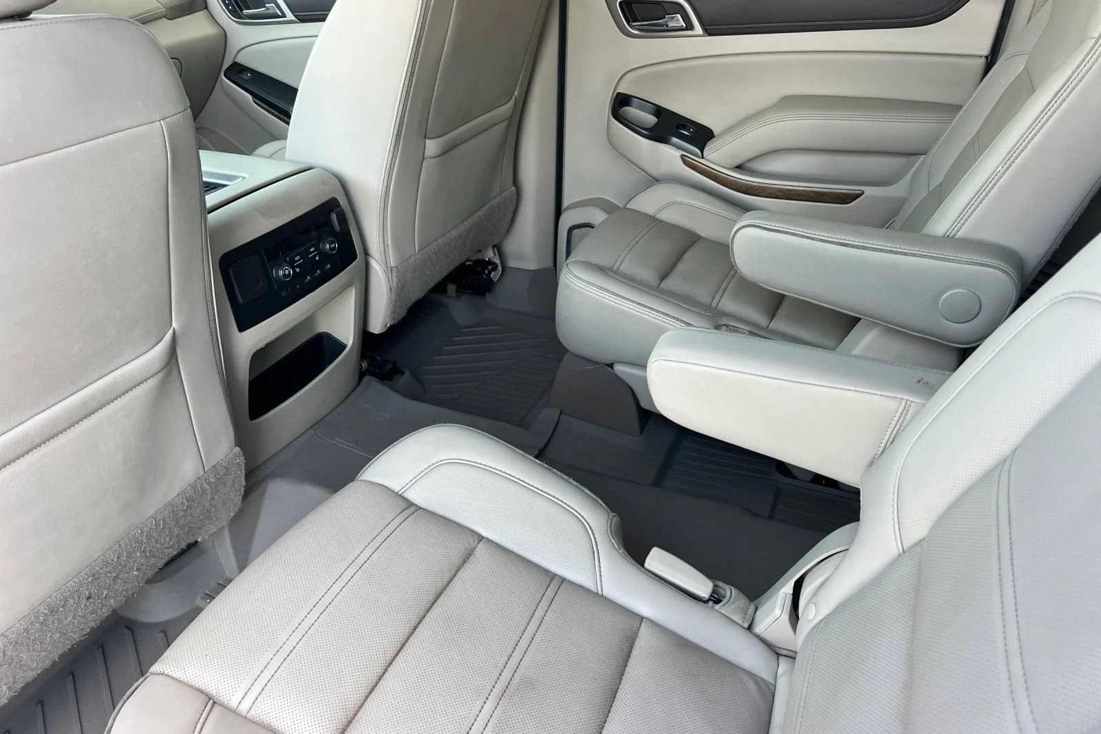 Used 2019 ONYX BLACK GMC Denali image 12