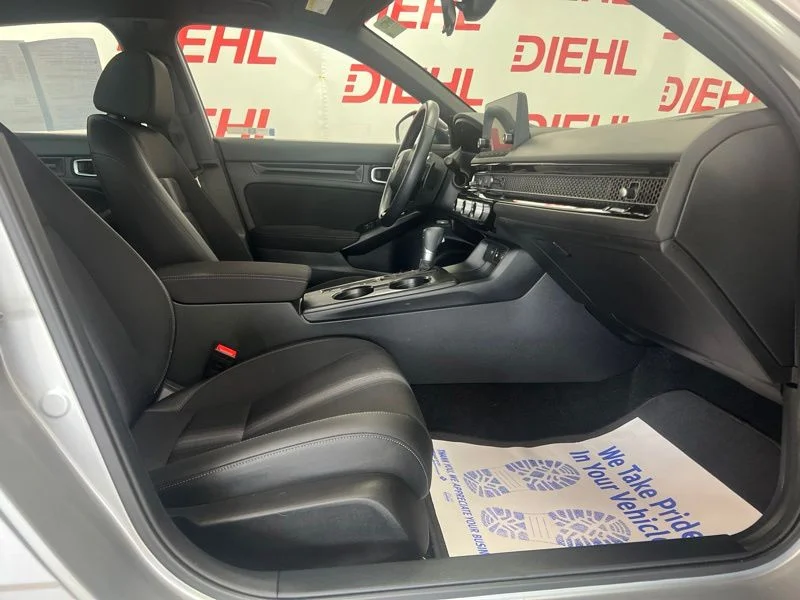 Used 2025  Honda Sport image 12
