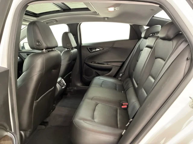Certified Used 2018 IRIDESCENT PEARL TRICOAT Chevrolet Premier image 18