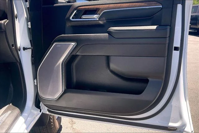 2024 Chevrolet Silverado 3500HD High Country - Photo 19