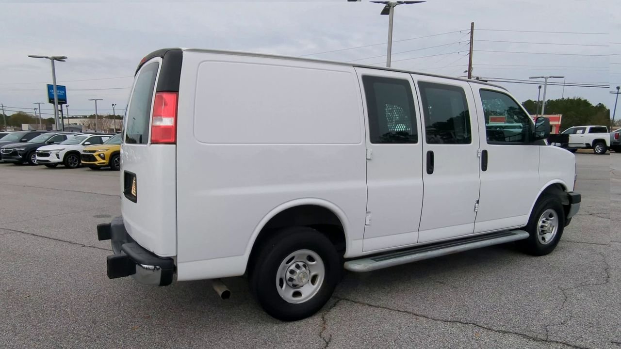 2024 GMC Savana Cargo Work Van - Photo 30