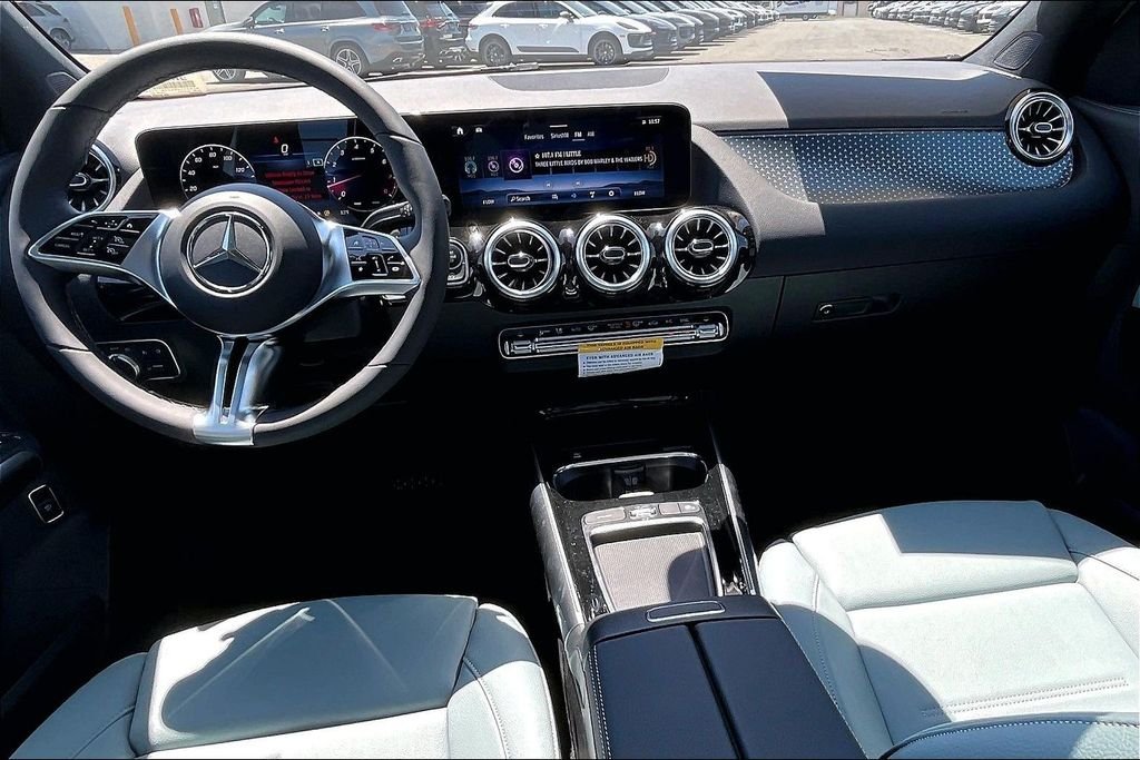 New 2026 Polar White Mercedes-Benz GLA 250 image 5
