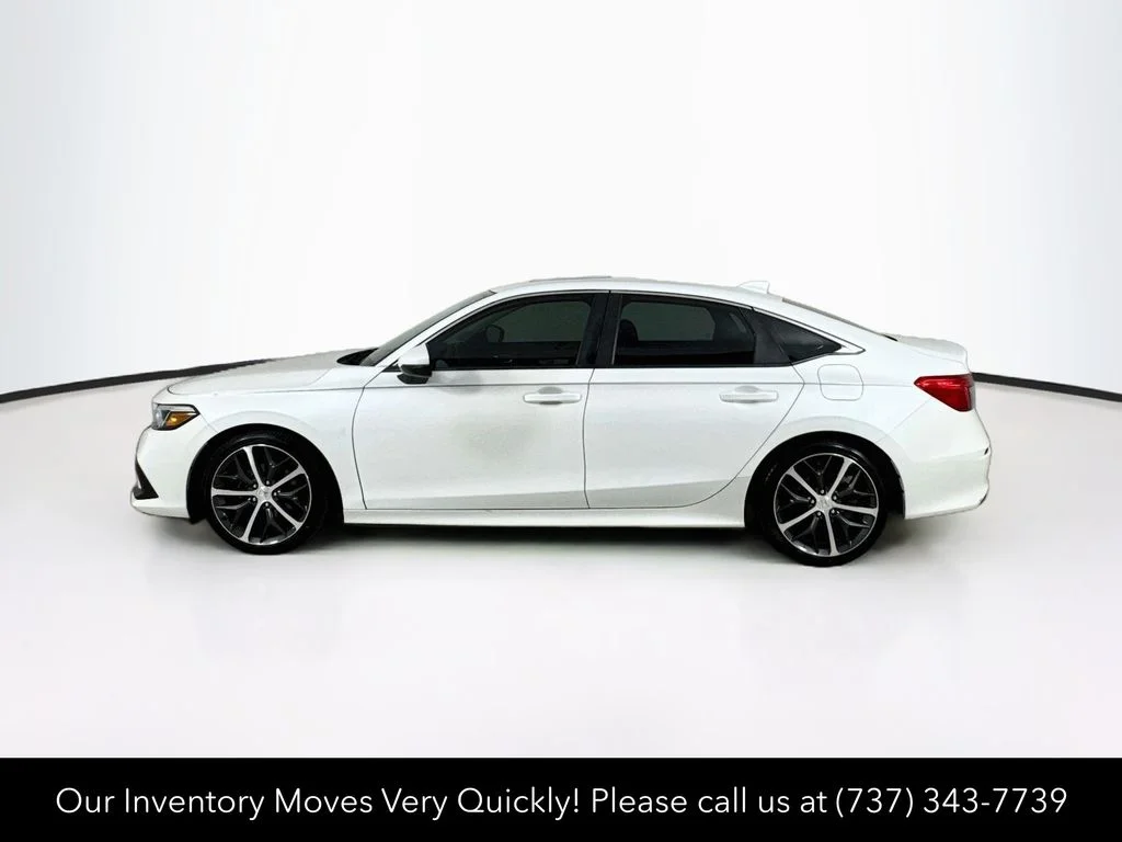 Certified Used 2022 Platinum White Pearl Honda Touring image 4