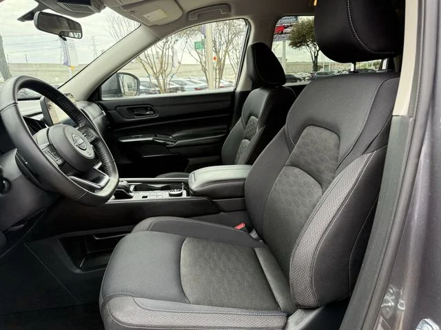Used 2024 Gray Nissan SV image 22