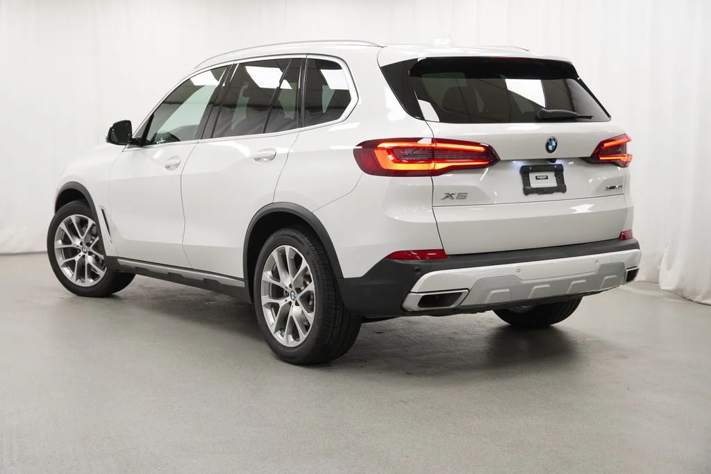 Used 2022 White BMW xDrive40i image 12