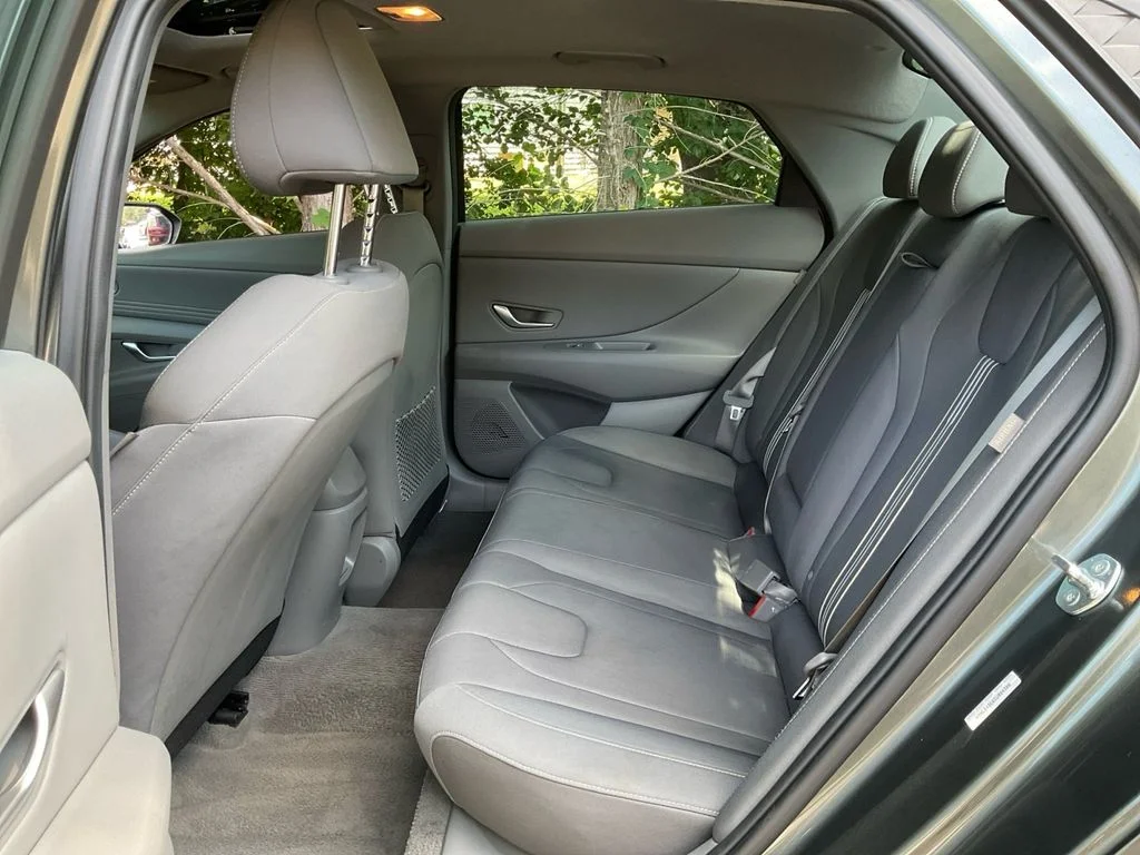 Used 2025 Gray Hyundai SEL Convenience image 30