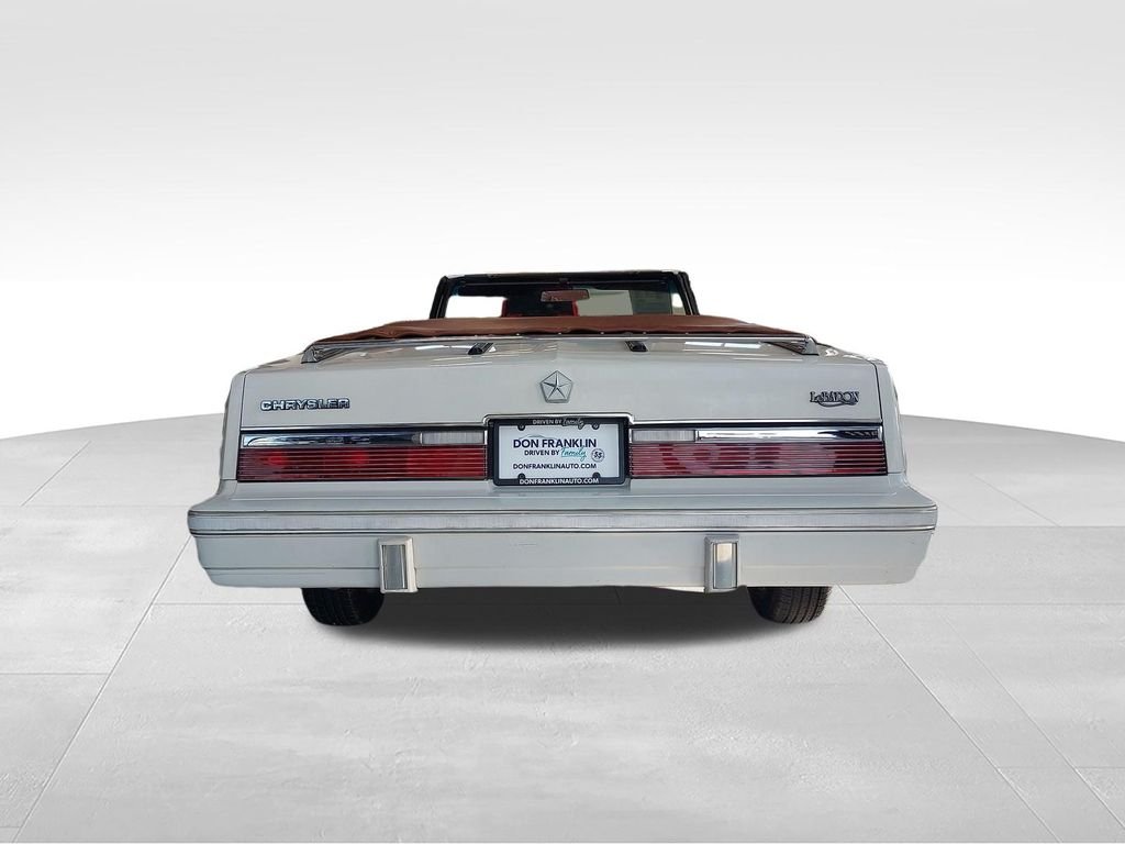 Used 1983 White Chrysler  image 4