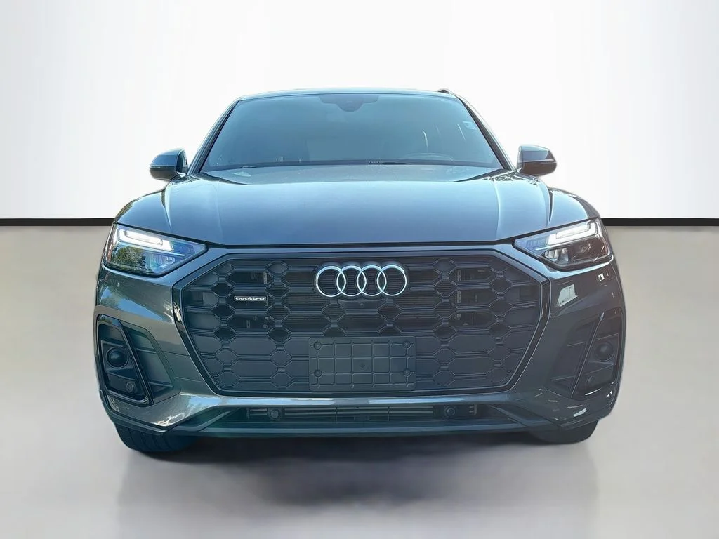 Used 2023  Audi 55 Premium Plus image 2