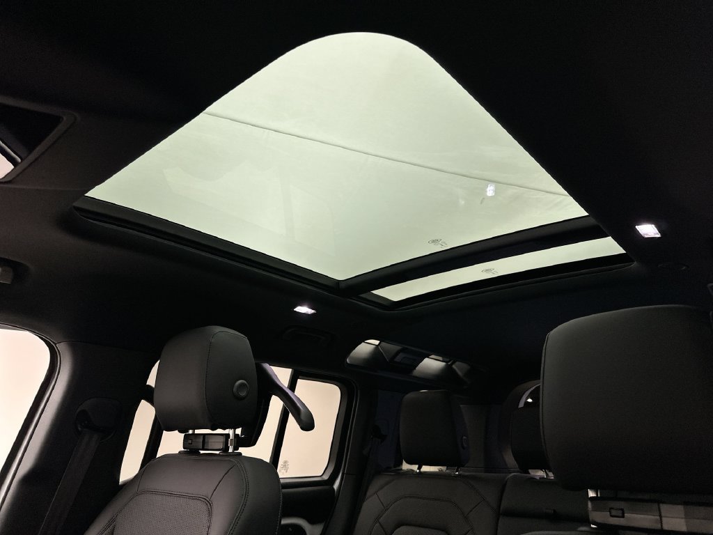 New 2026 Fuji White Land Rover S image 11