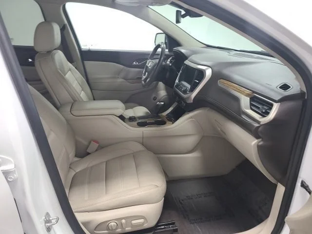 Used 2019 White Frost Tricoat GMC Denali image 8