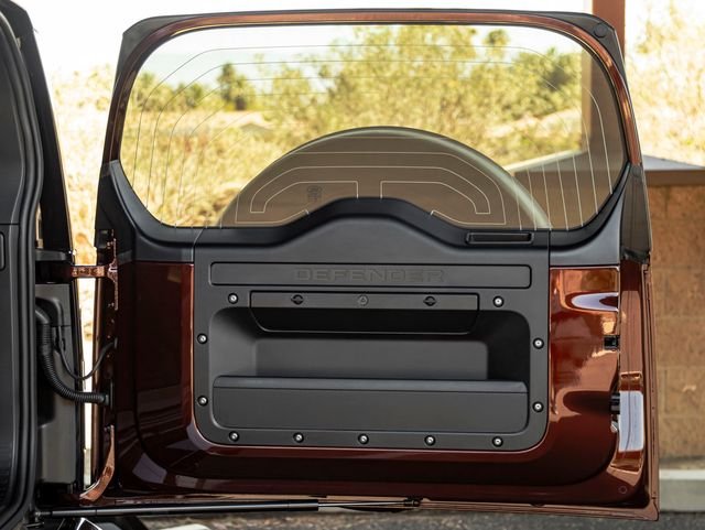New 2026 Sedona Red Land Rover S image 25