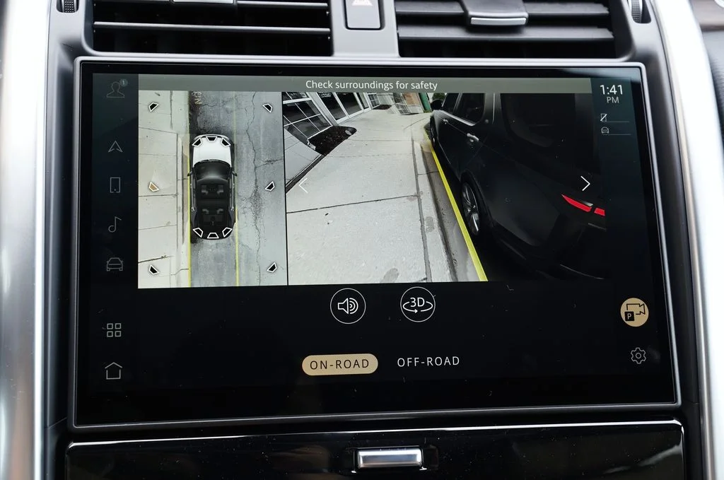 New 2026 Santorini Black Land Rover Dynamic SE image 24