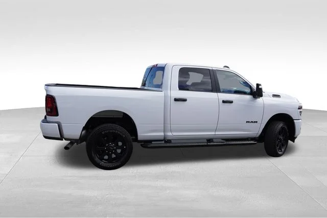 Used 2025 White Ram Big Horn image 4
