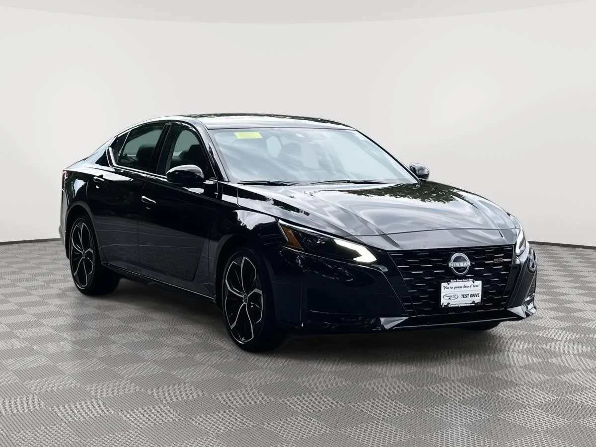 New 2026 Super Black Nissan SR image 2