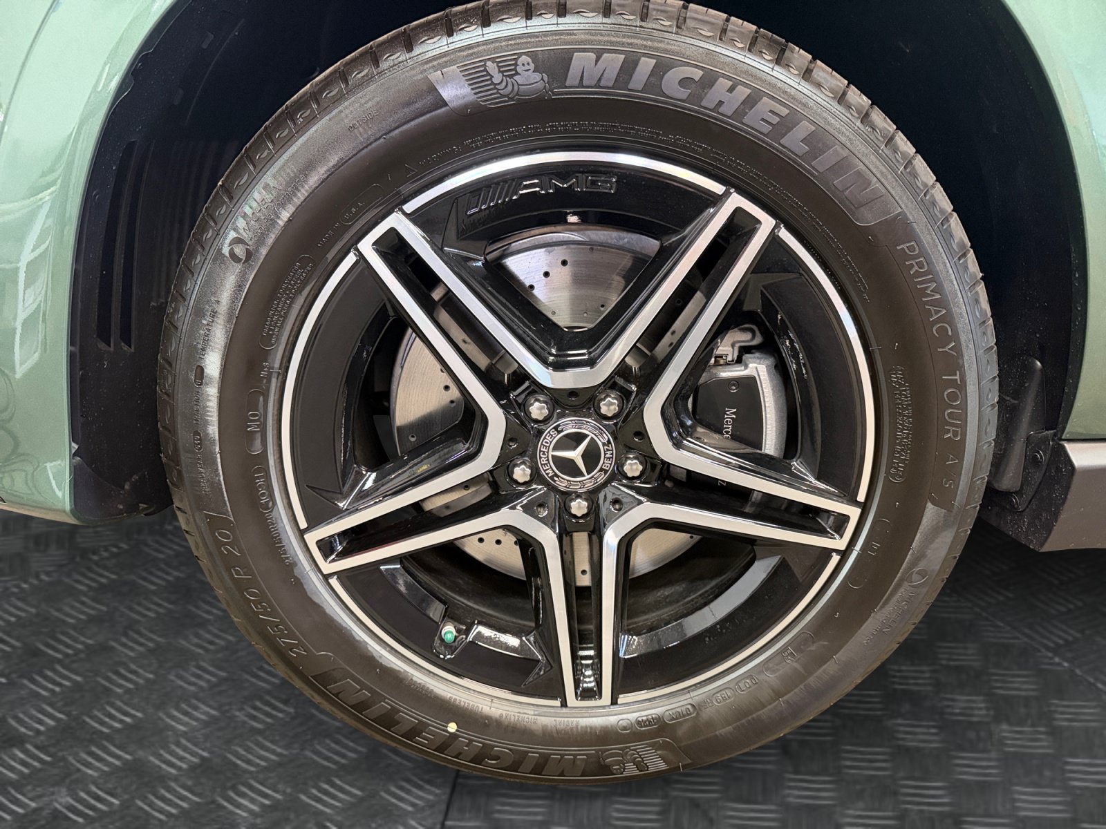 New 2026 MANUFAKTUR Ireland Mid Green Metallic Mercedes-Benz GLE 350 image 34