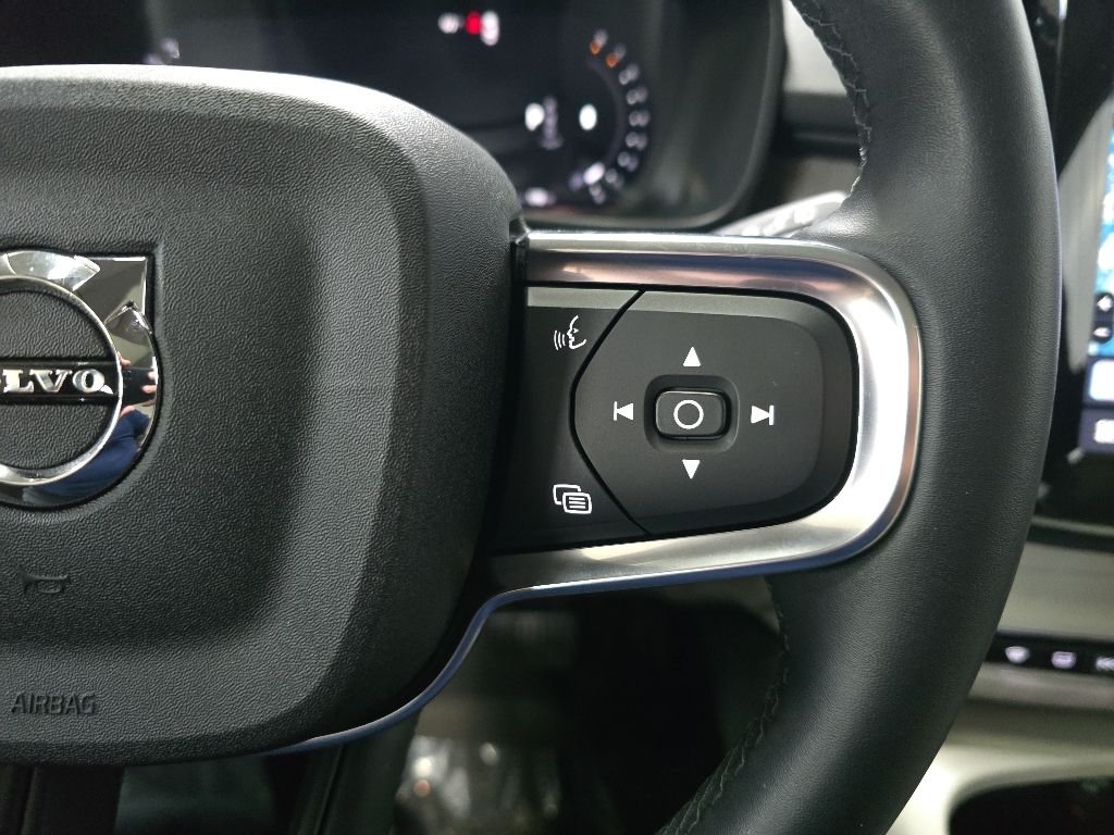 2023 Volvo XC40 Plus - Photo 21