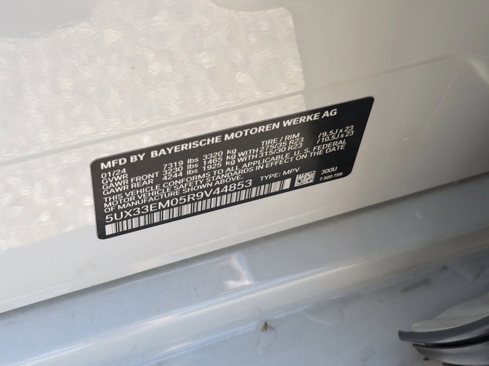 Certified Used 2024 Alpine White BMW M60i image 41