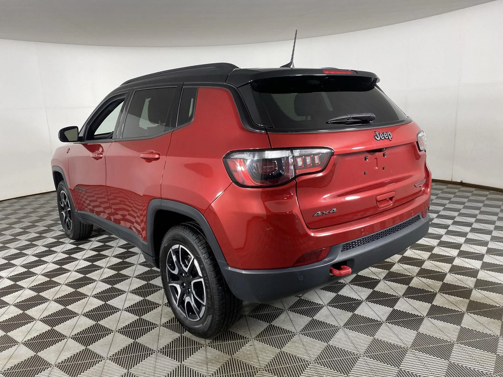 Used 2024 Red Hot Pearlcoat Jeep Trailhawk image 8