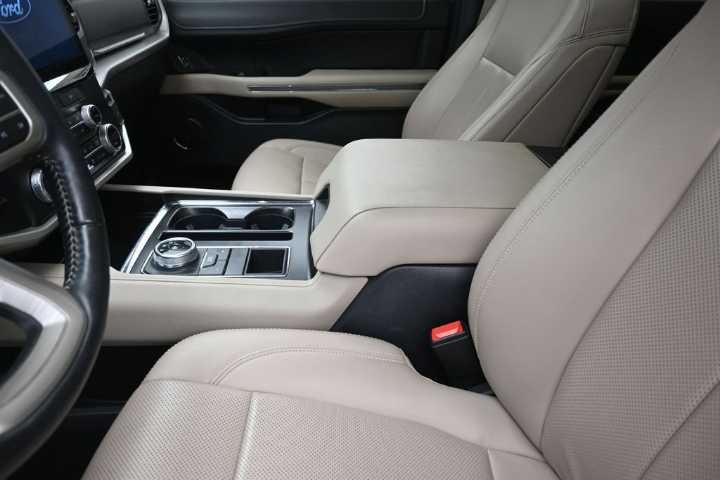 Used 2022 Silver Ford XLT image 21