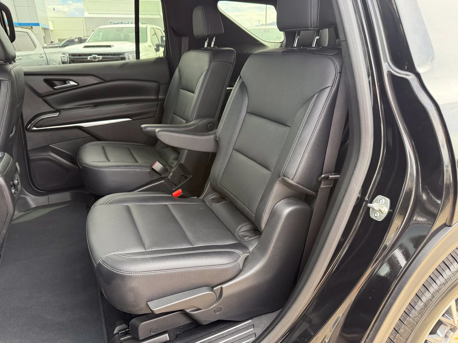 2025 Chevrolet Traverse LT - Photo 32