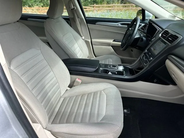 Used 2019 Ingot Silver Ford SE image 22