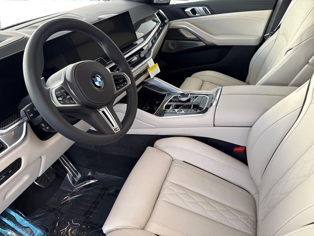 New 2026 Singapore Grey II Metallic BMW M60i image 9