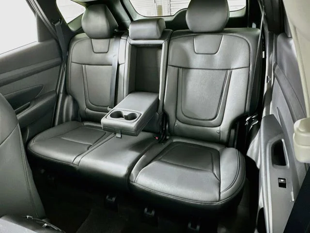 Certified Used 2025 Black Hyundai SEL Convenience image 11