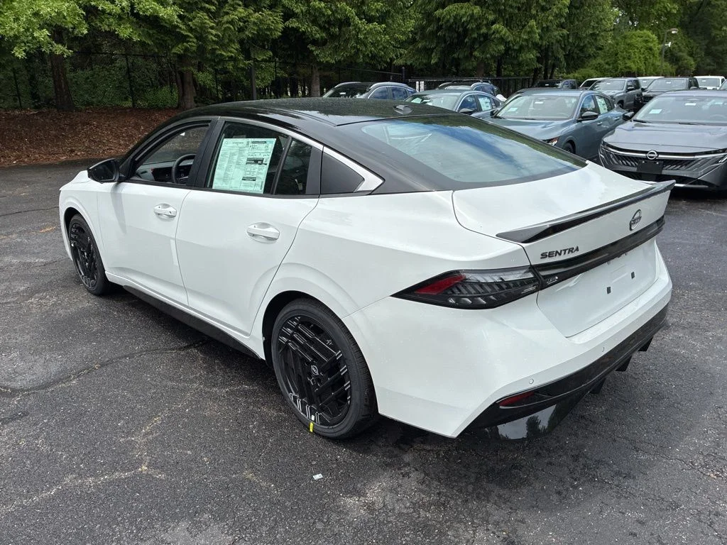 New 2026 Aspen White TriCoat / Super Black Two-tone Nissan SR image 5