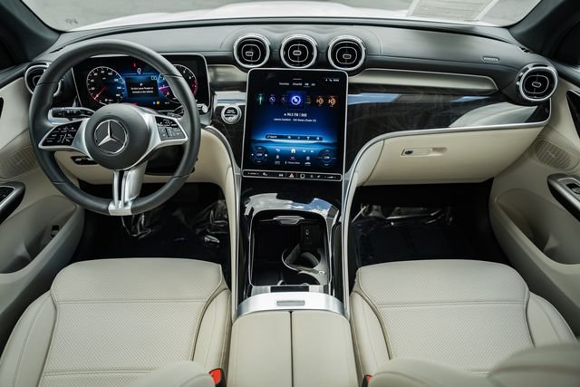 Used 2024 Polar White Mercedes-Benz GLC 300 image 20