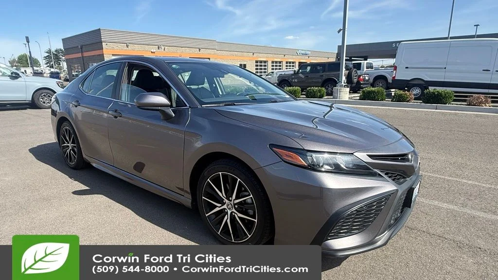 2021 Toyota Camry 2.5 Auto SE's photo