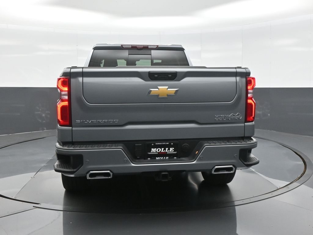 Used 2025 Gray Chevrolet High Country image 6
