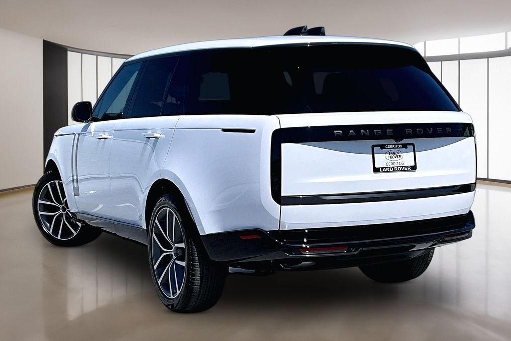 New 2026 OSTUNI PEARL WH Land Rover SE image 3