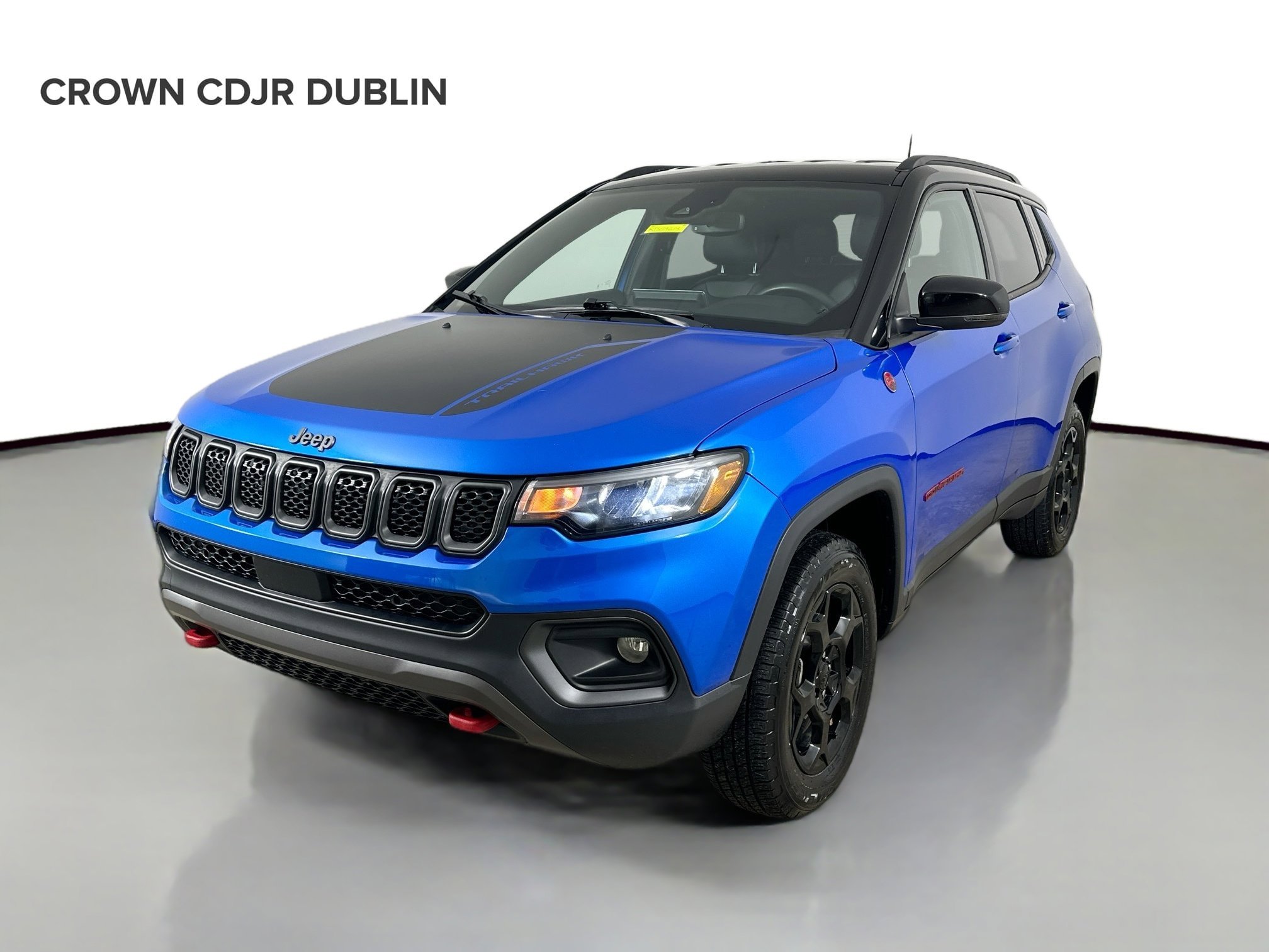 Used 2024 Hydro Blue Pearlcoat Jeep Trailhawk image 1