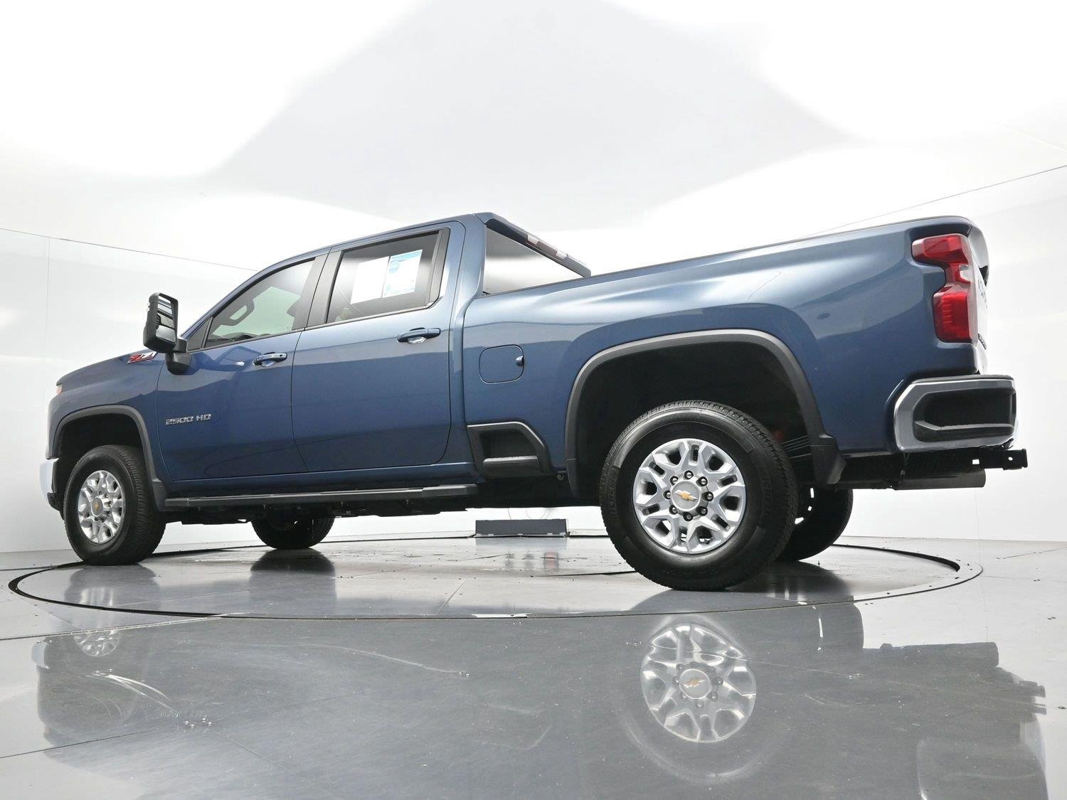 Used 2026 Lakeshore Blue Metallic Chevrolet LT image 48