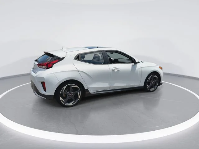 Used 2019 White Hyundai Turbo image 9