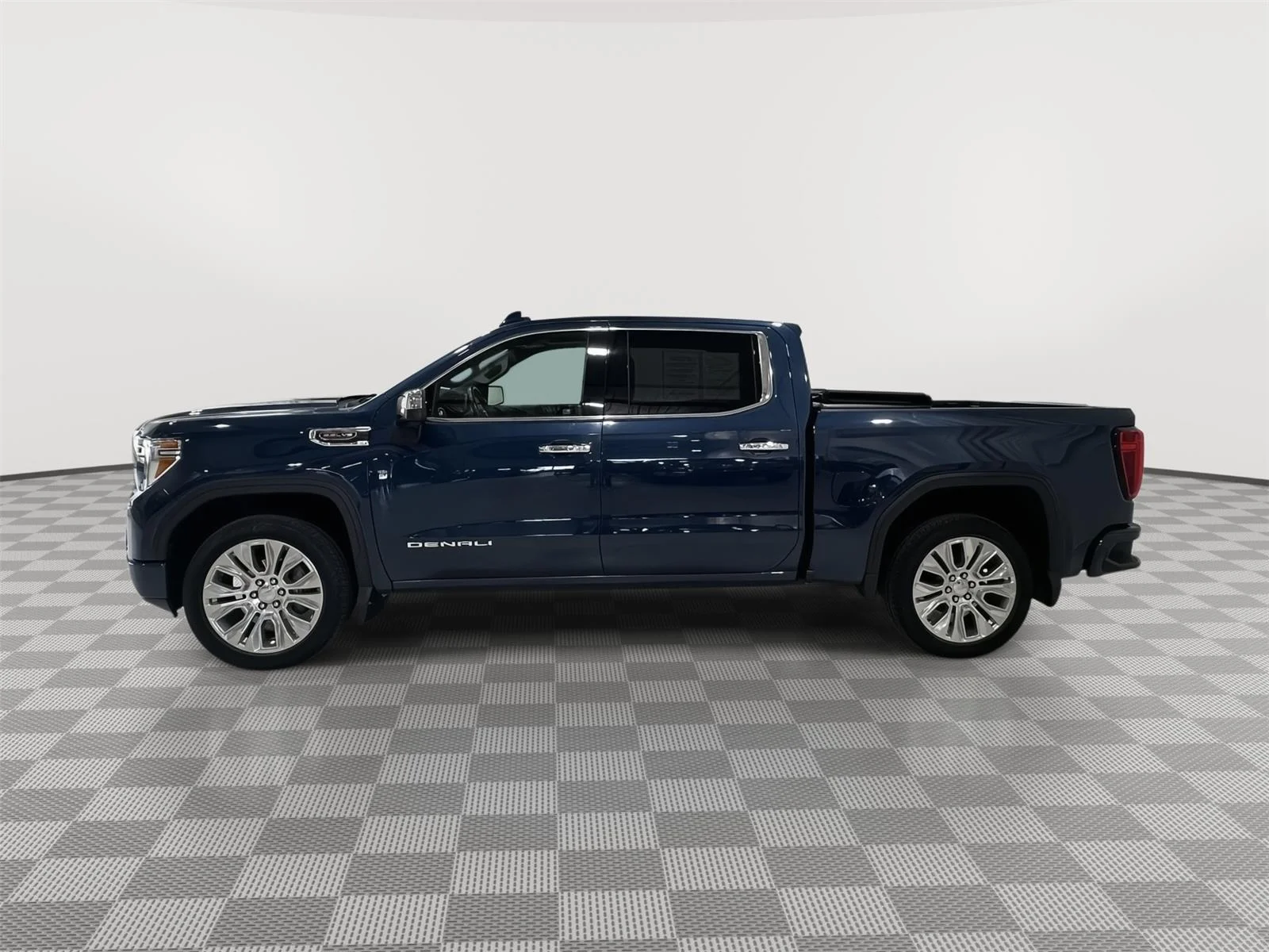 Used 2021 GMC Sierra 1500 Denali with VIN 1GTU9FEL2MZ243355 for sale in Alexandria, Minnesota