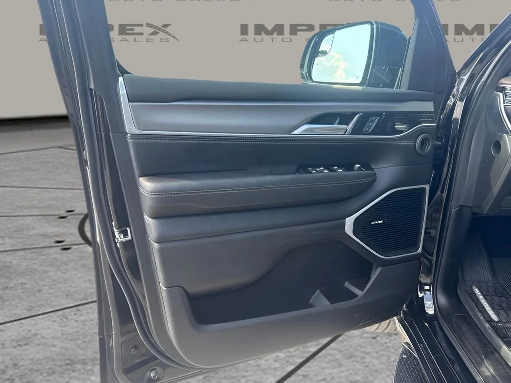 Used 2024 Black Jeep Series II image 25
