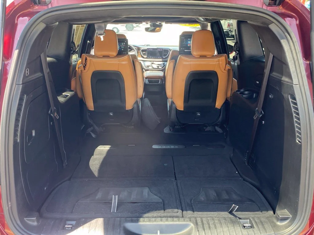 Used 2021 Red Chrysler Pinnacle image 11