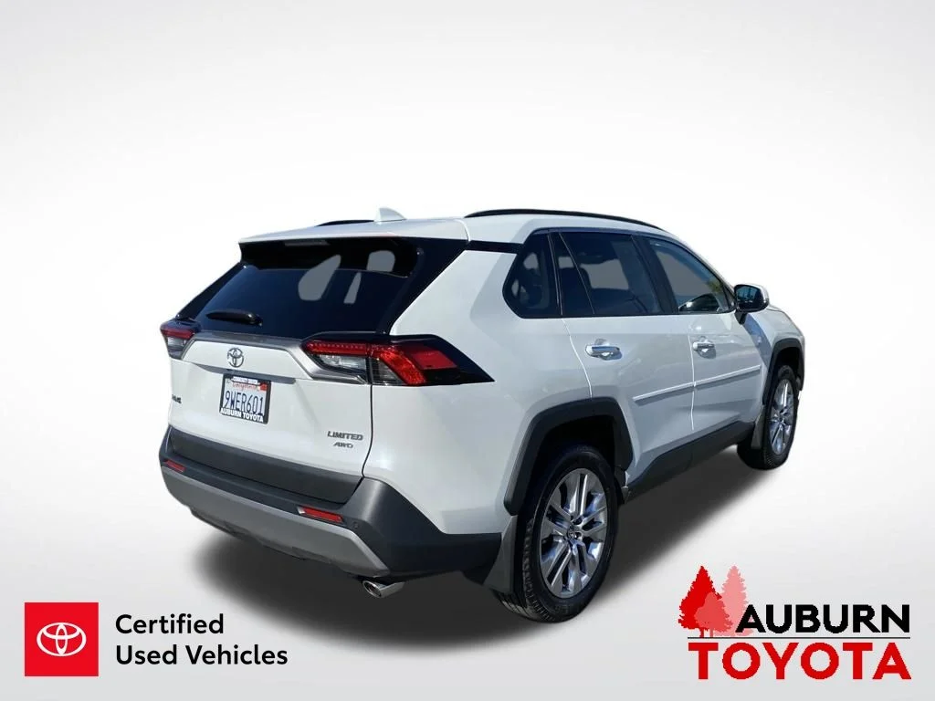 Certified Used 2025 Wind Chill Pearl Toyota Limited image 8