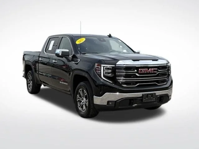 Used 2025 Black GMC SLT image 2