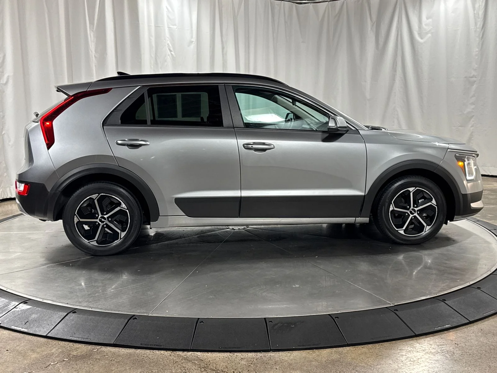 Used 2023 Gray Kia EX image 6