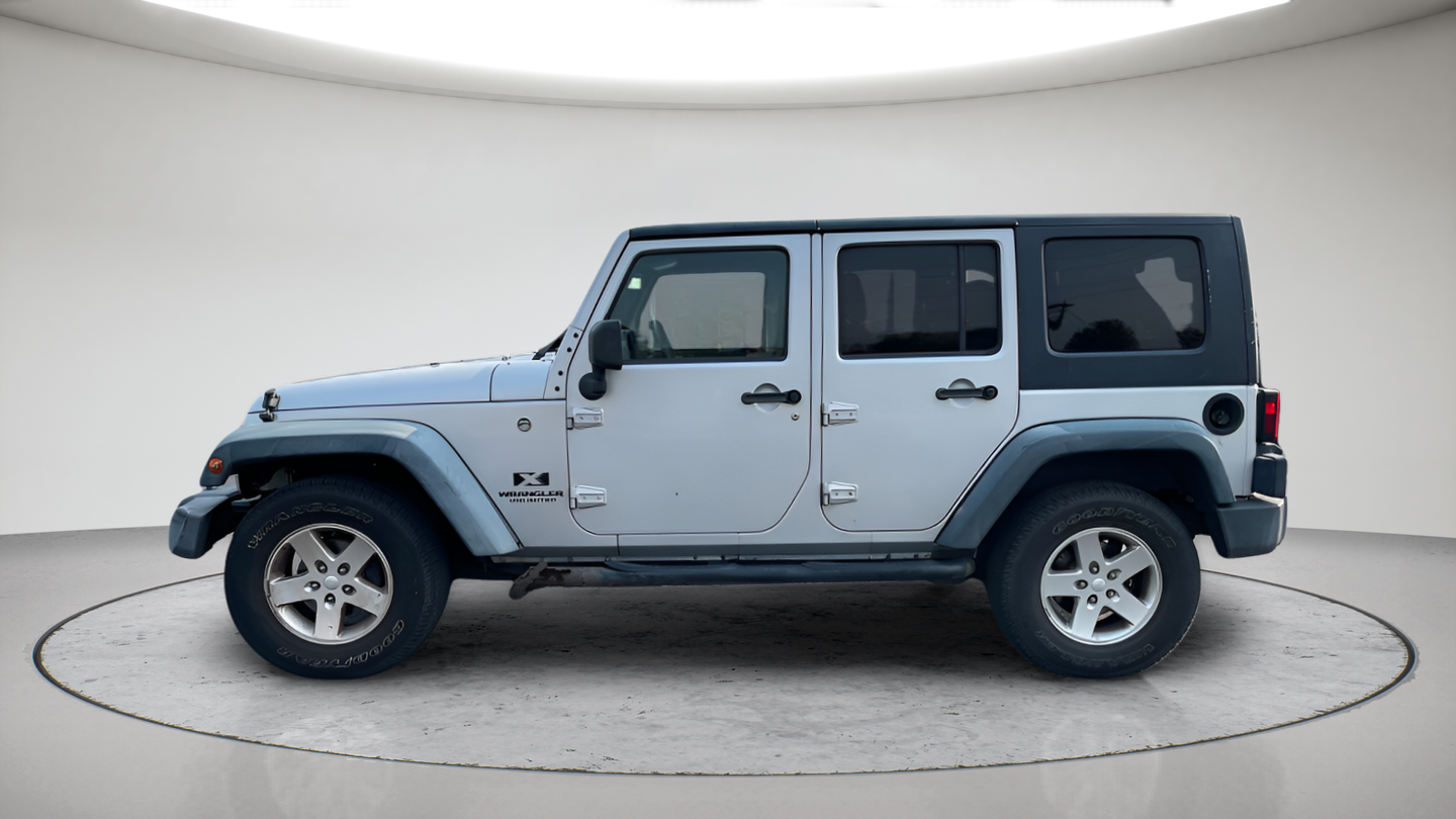 Used 2008 Silver Jeep Unlimited X image 8