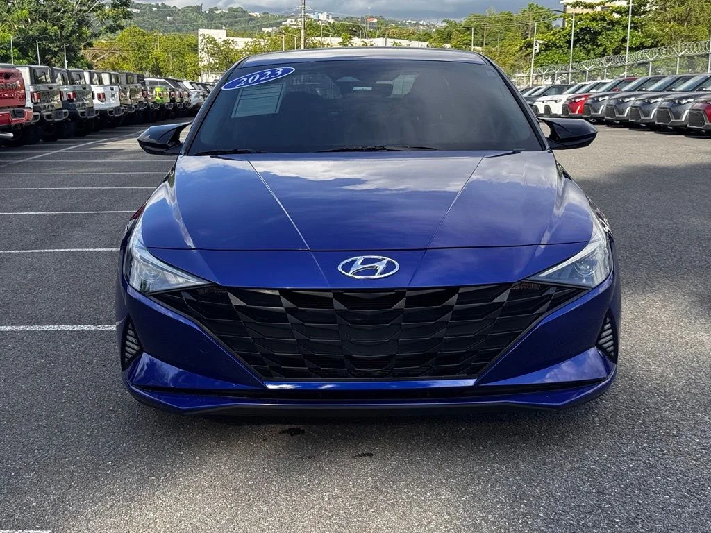 Used 2023  Hyundai SE image 3