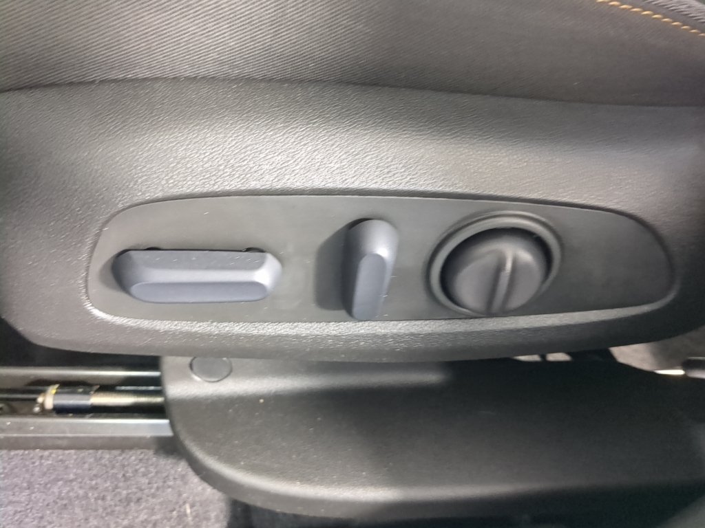 Used 2022 Silver Ice Metallic Chevrolet LT image 12
