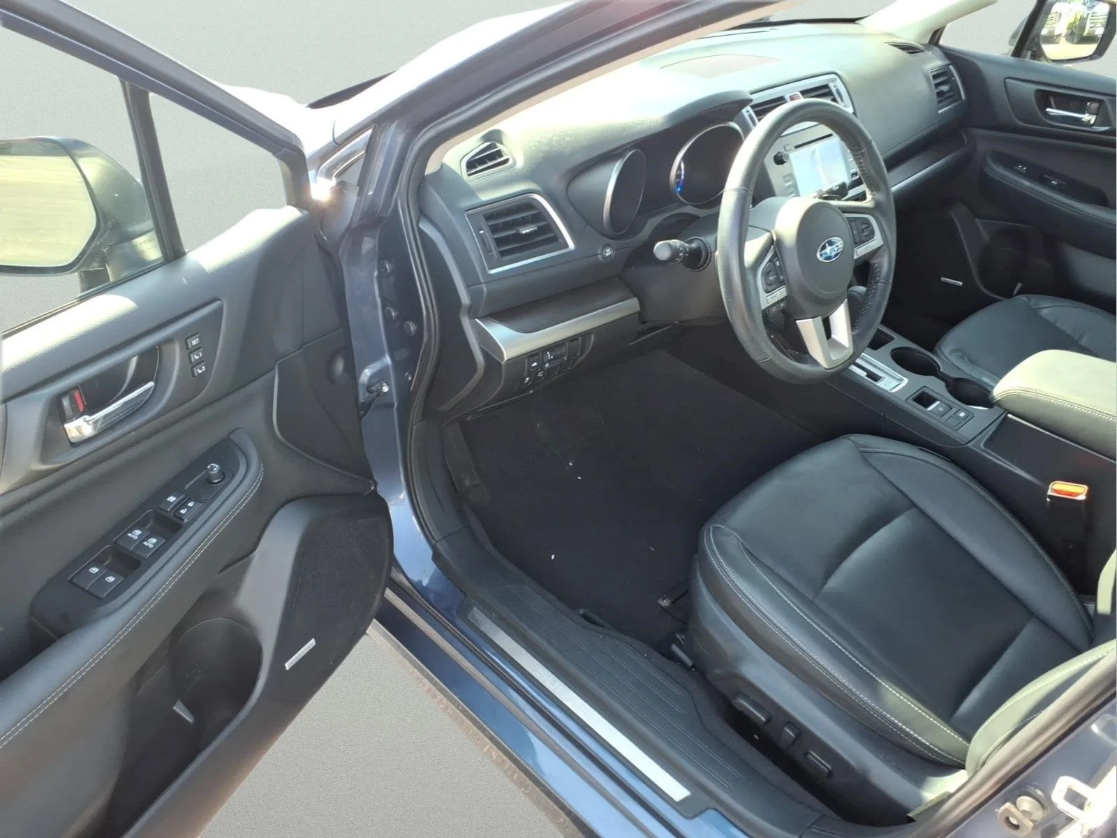 Used 2017 Blue Subaru 2.5i image 10