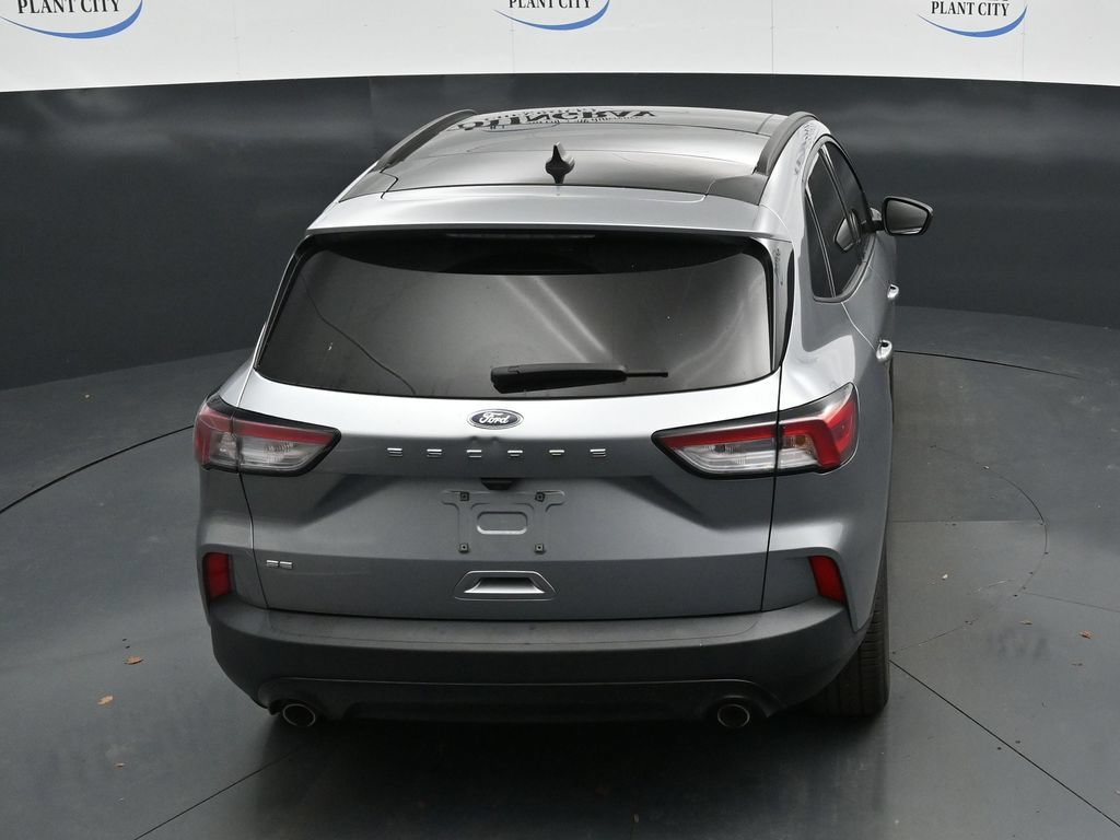 Used 2022 Silver Ford SE image 32