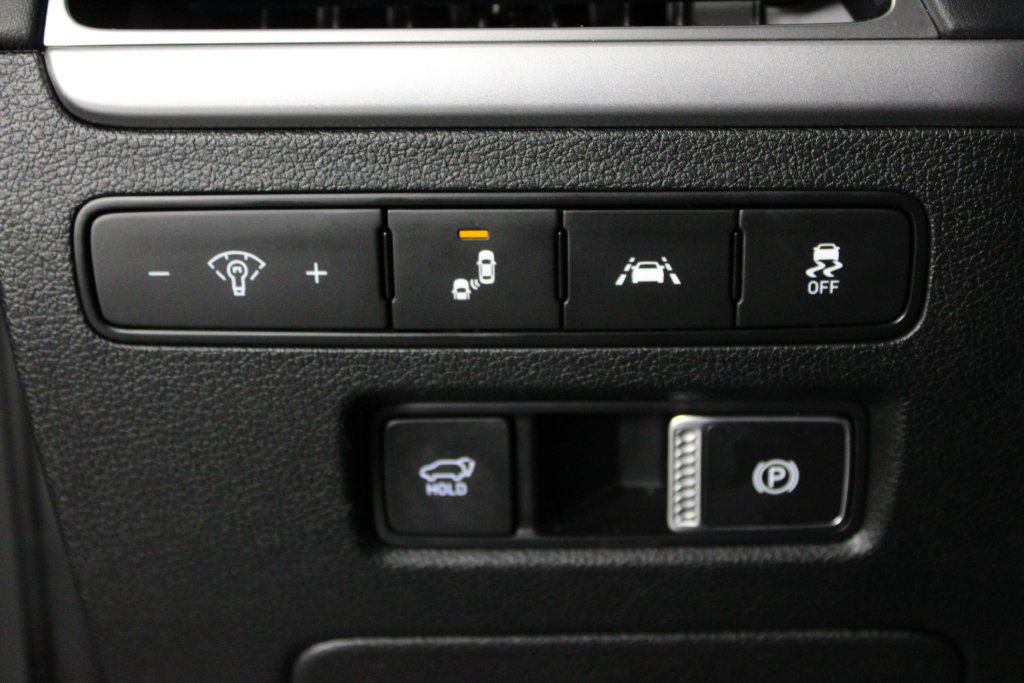 Certified Used 2022 Silver Hyundai SEL image 27