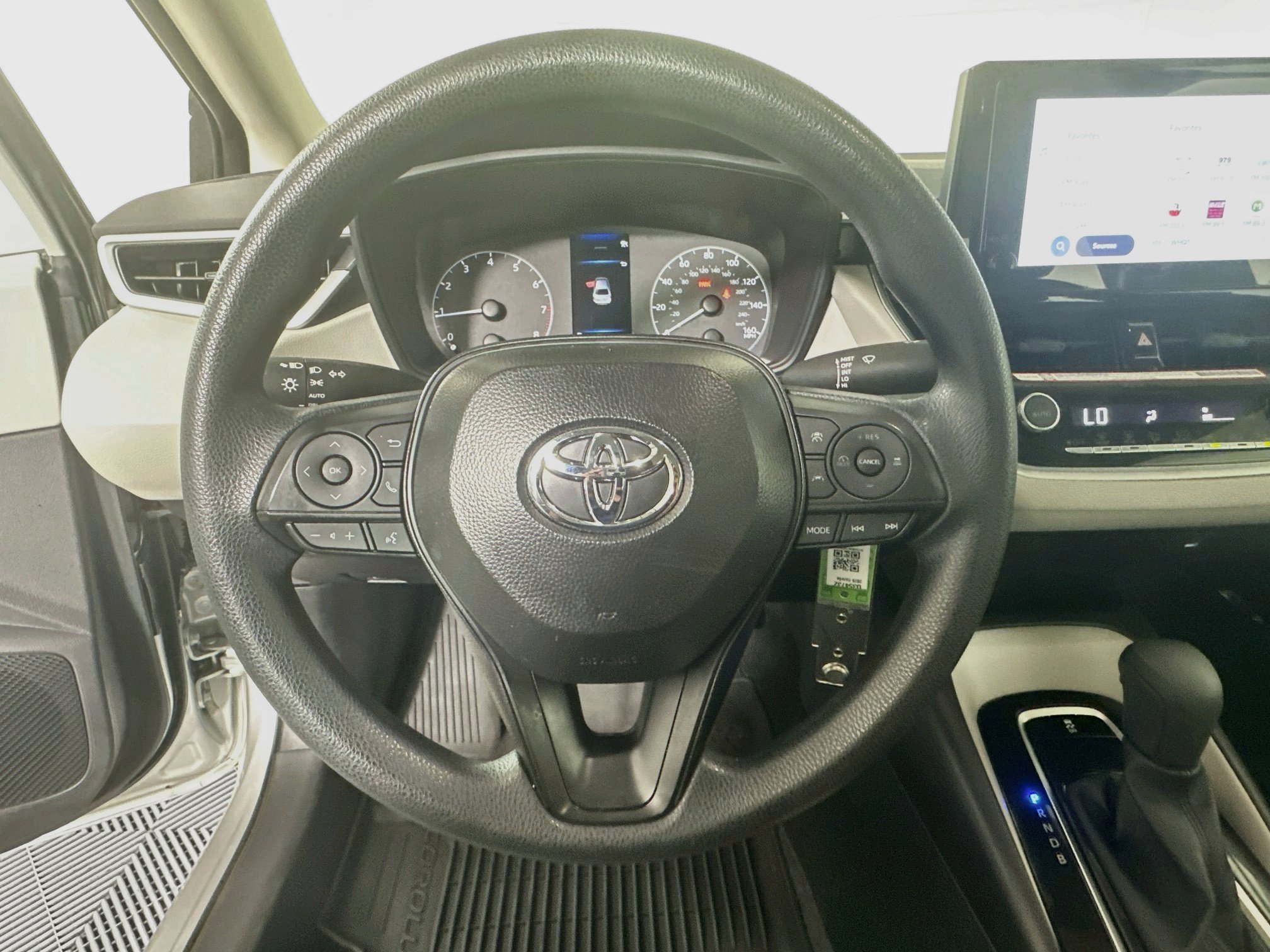 Certified Used 2025 Classic Silver Metallic Toyota LE image 15